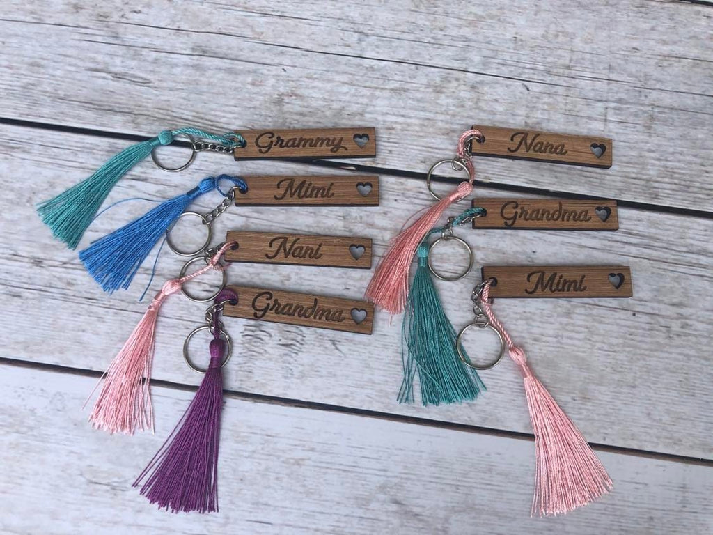 Mom Keychain - Grandma Keychain - Nana - Aunt - Personalized Keychains - Wood Keychains - Laser Engraved - Adult Keychain - Christmas