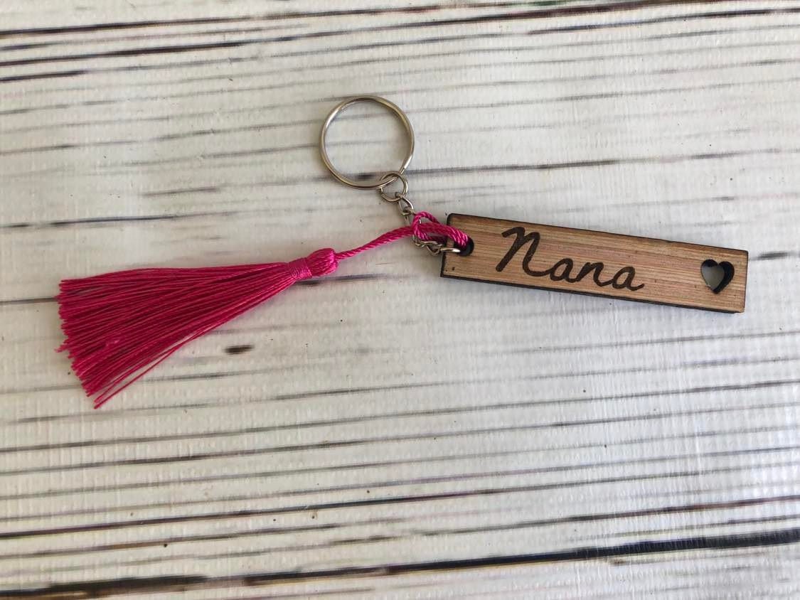 Mom Keychain - Grandma Keychain - Nana - Aunt - Personalized Keychains - Wood Keychains - Laser Engraved - Adult Keychain - Christmas