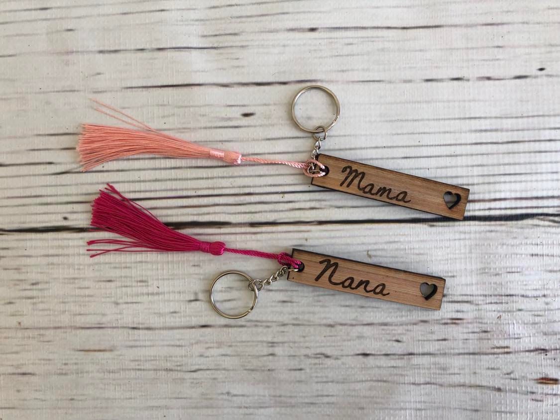 Mom Keychain - Grandma Keychain - Nana - Aunt - Personalized Keychains - Wood Keychains - Laser Engraved - Adult Keychain - Christmas