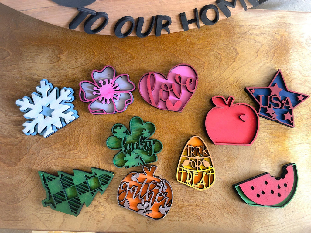 Holiday Door Hanger - interchangeable Season Sign - Door Hanger - 3D Truck Sign - Farmhouse Truck Sign - 3D Welcome Sign