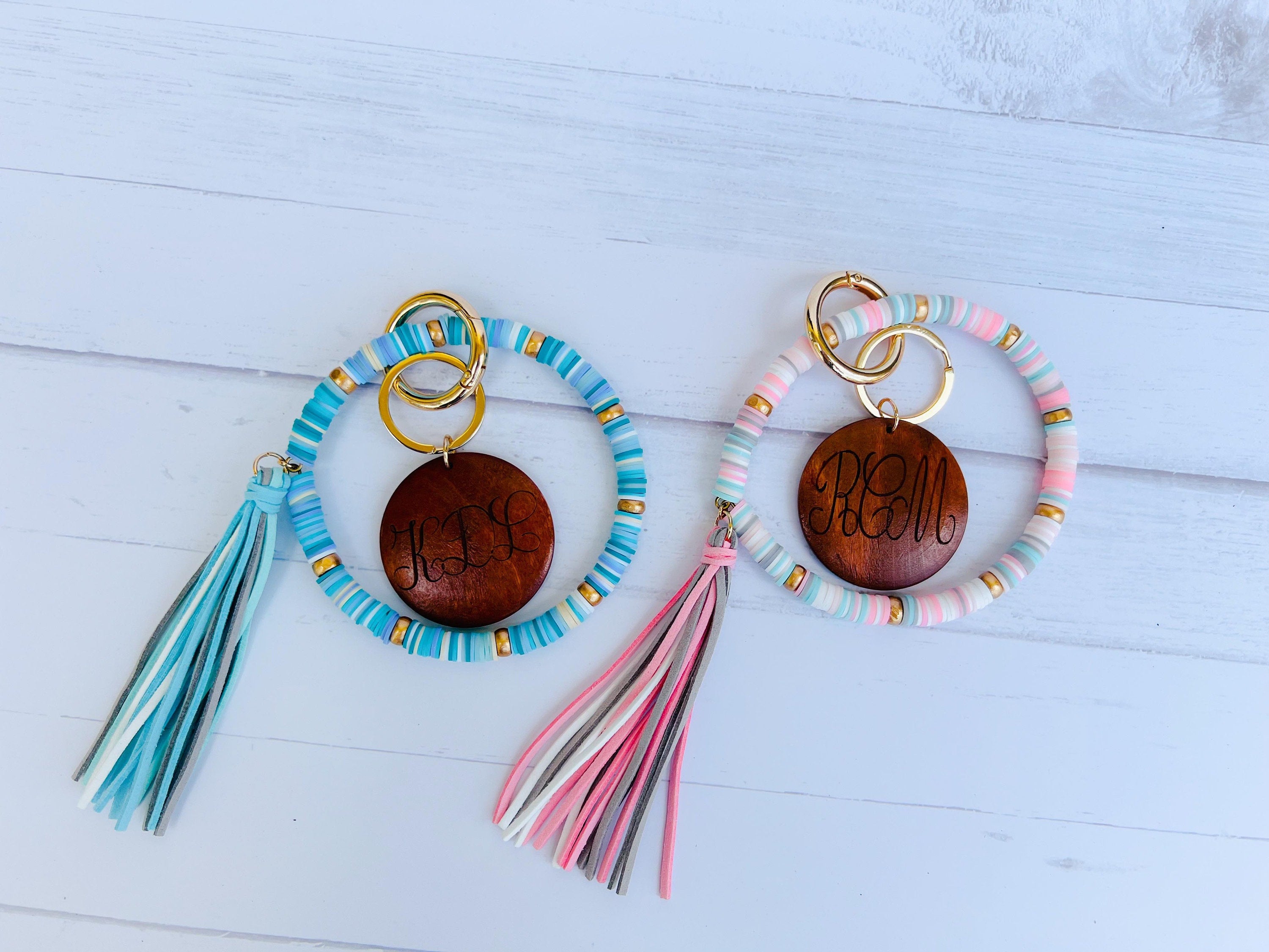 Bead Bracelet Wood Keychain - Monogram Keychain Bracelet -Personalized Keychain Bracelet - Gifts for Mom - Mothers Day Gift - Grandma