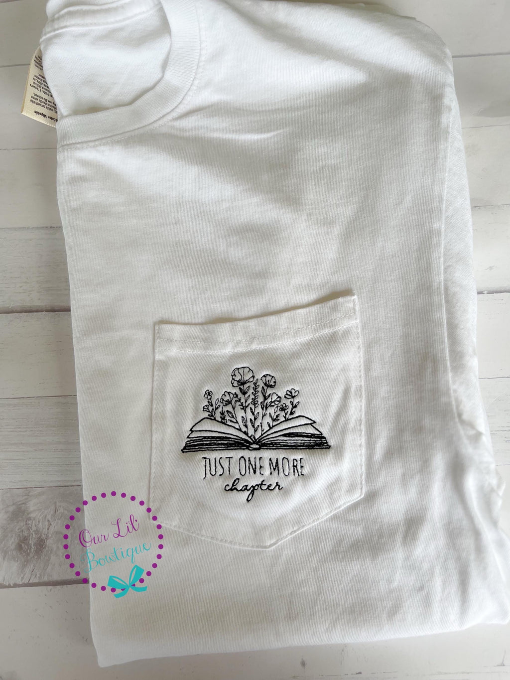 Just One More Chapter Book Tee - Comfort Colors Women's T-Shirt - Friend Gift - Book Lover Tee