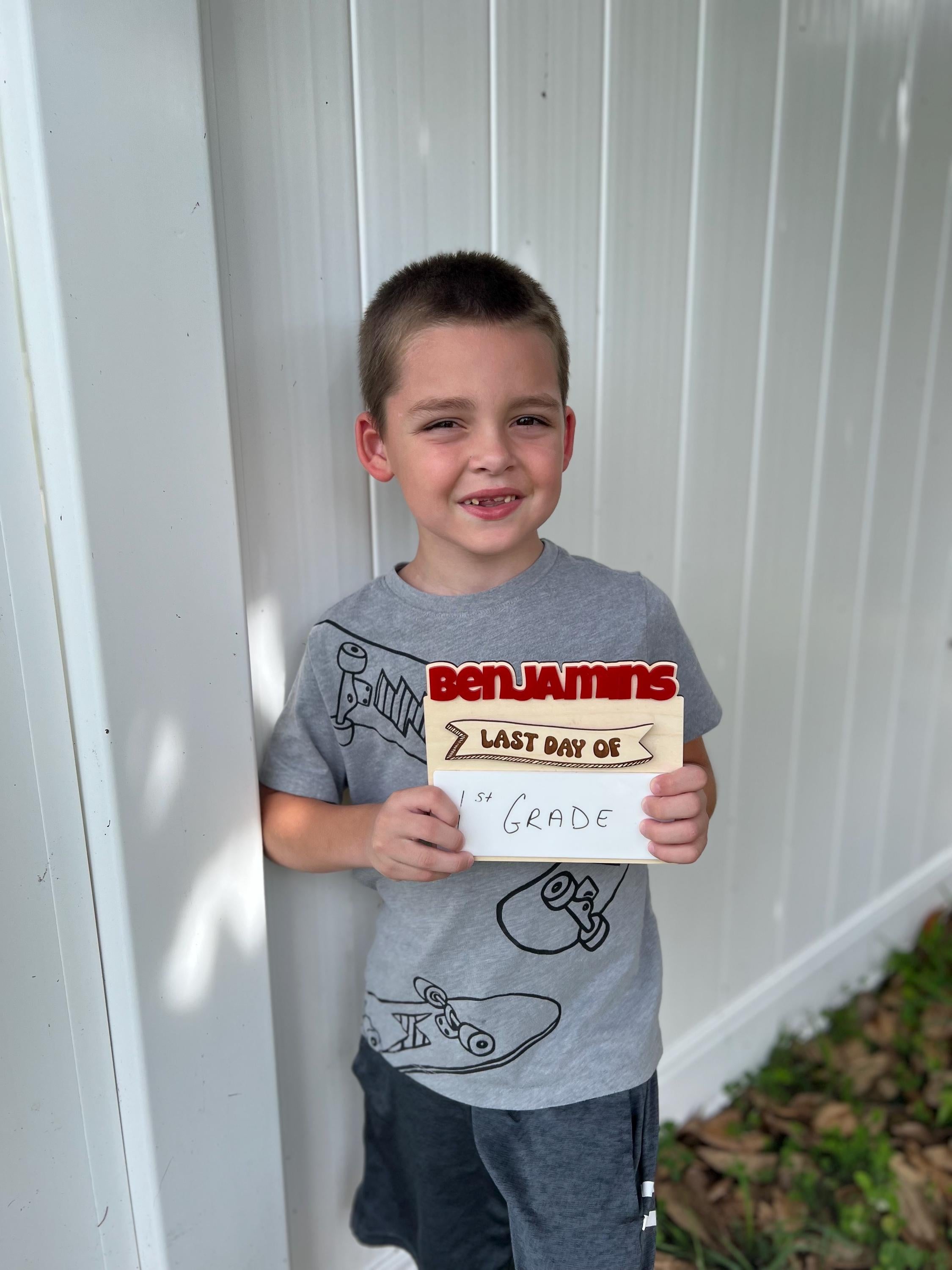 First Day of School Sign - Last Day of Sign - Back to School Sign - Back to School Pictures - Interchangeable Sign - Teacher Sign -Write On