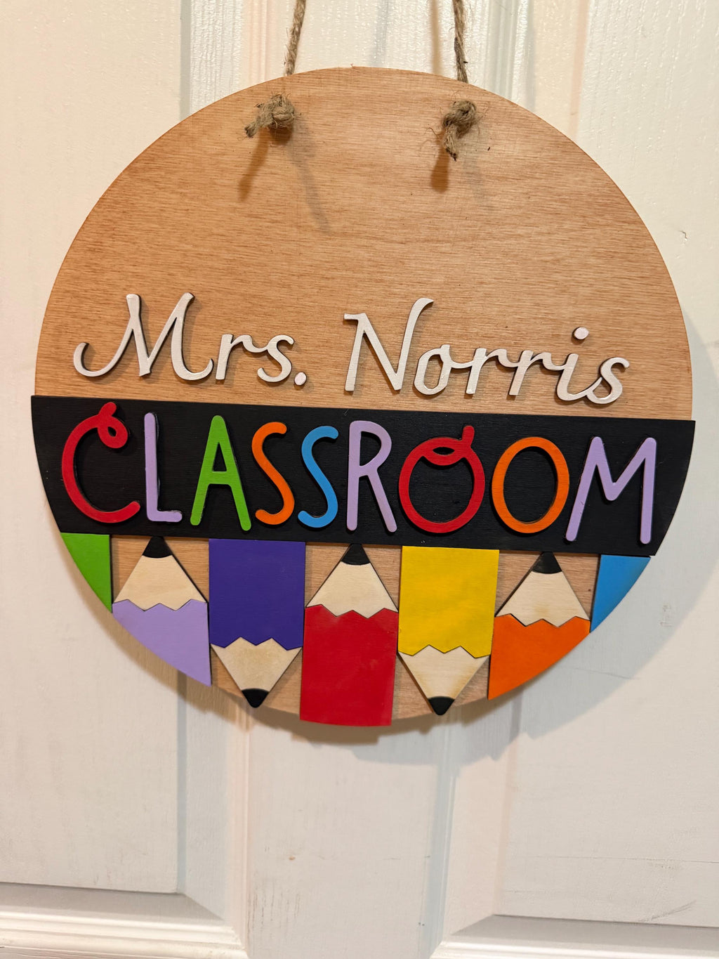 Classroom Door Hanger - Round Sign - Door Hanger - Wall Decor - Crayon Decor - Classroom Decor - Personalized Decor