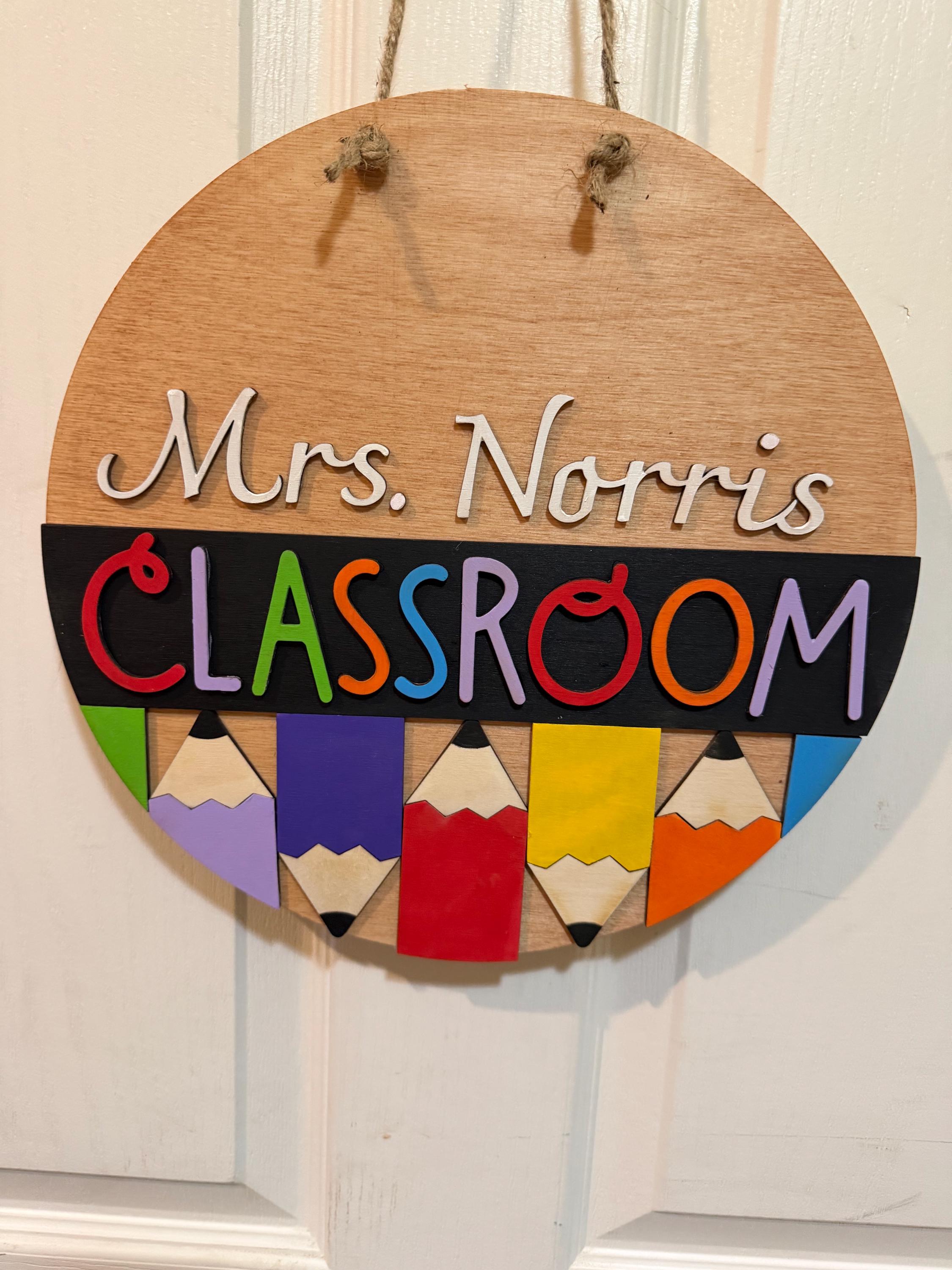 Classroom Door Hanger - Round Sign - Door Hanger - Wall Decor - Crayon Decor - Classroom Decor - Personalized Decor