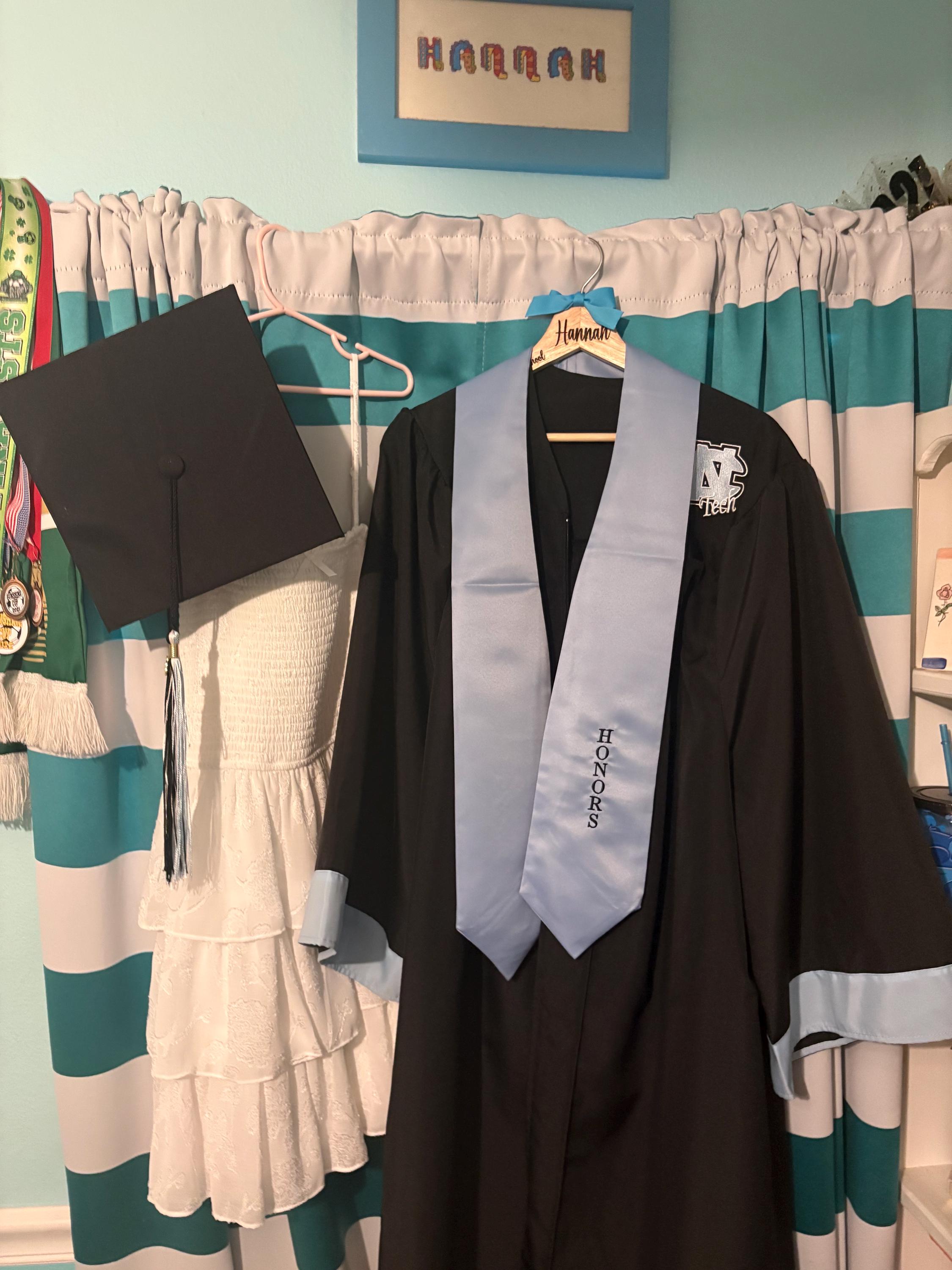 Graduation Hanger - Personalized Hanger - Team Hangers - Gifts - Dress Hanger - Cap and Gown Pictures - Graduation Gift